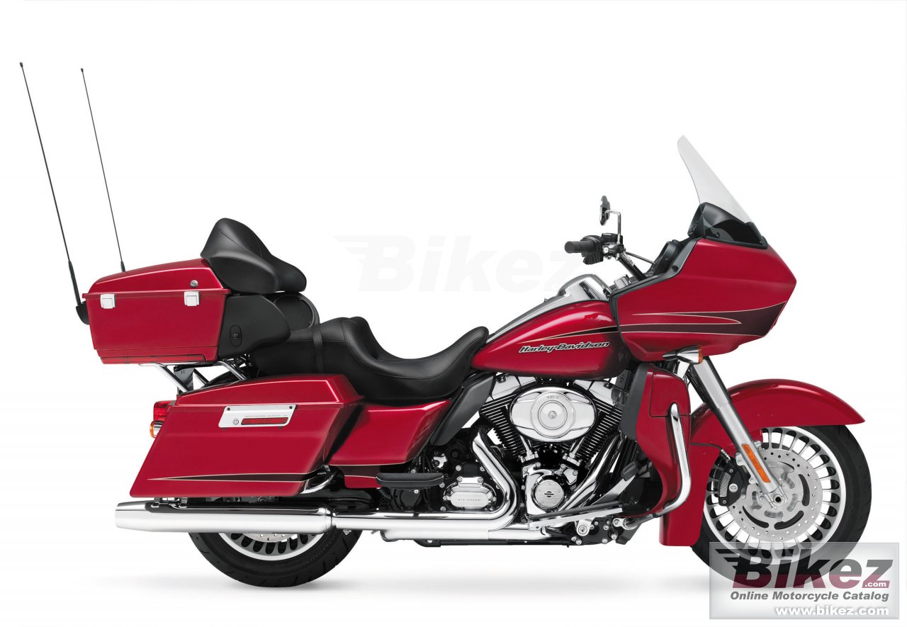 Big Harley-Davidson road glide ultra picture and wallpaper from Bikez.com